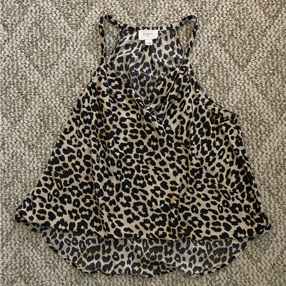 EVERLY (FRANCESCAS) Bubble hem leopard top 🐆